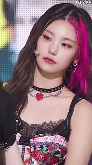 화려한 컵 블랙 레이스 코르셋 있지 예지.mp4