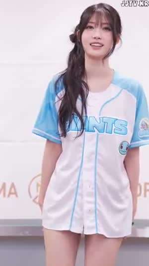 팬사인회 야구 유니폼 하의실종 엉밑 노출 에버글로우 시현.mp4