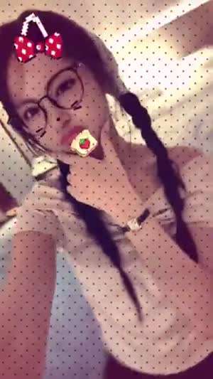 하츠투하츠 카르멘, 에이나