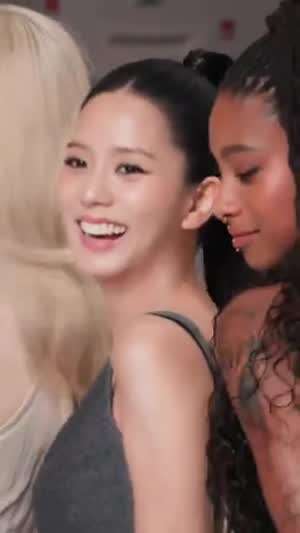 블랙핑크 지수, 안야 테일러 조이, 윌로우 스미스.MP4