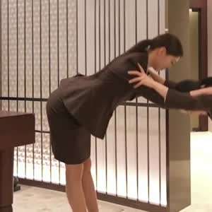 타이트한 호텔리어 유니폼 유나 엉덩이 노골적으로 찍는 카메라.mp4