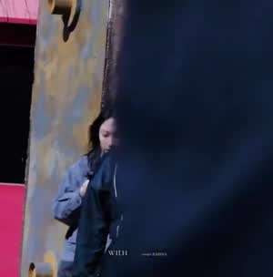 오늘자 다래끼 때문에 선글라스 에스파 카리나.MP4