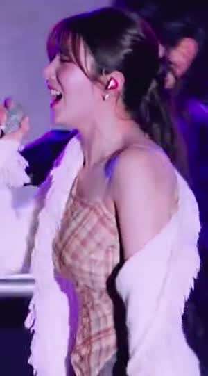 체크 원오프솔더 청바지 핏 권은비 바운스