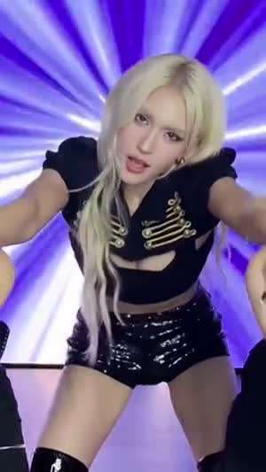 살짝만 숙여도 골 모이는 전소미