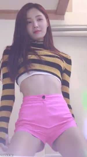 모모랜드 시절 연우.gif