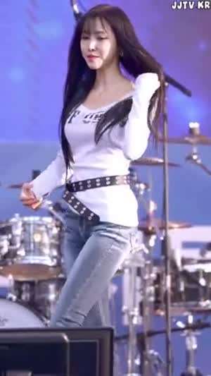 흰티에 청바지 슬랜더 블랙 브라끈 가슴골 유주.mp4