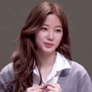 르세라핌 카즈하.gif