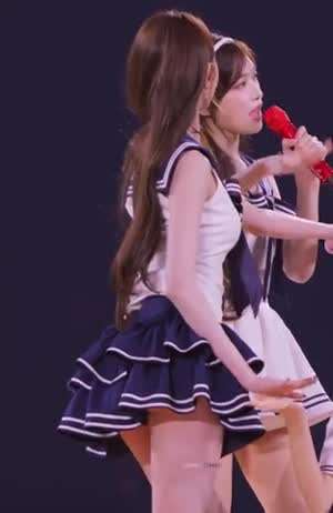 뒤에서 본 세라복 검정 속바지 아이브 장원영