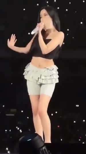 사랑니 두개 뽑고 무대 오른 트와이스 미나