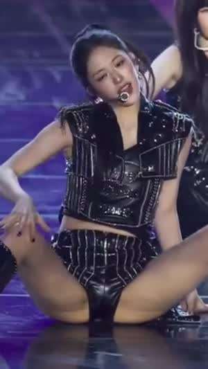 아이브 안유진.gif