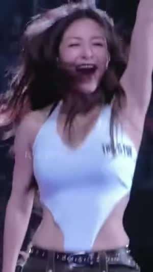 호응 유도하는 트와이스 지효 바운스