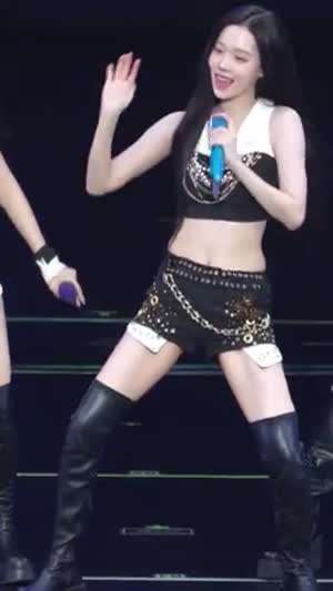 [에스파] 야한 배꼽과 허벅지 내전근이 좋은 윈터 의상 3종.mp4