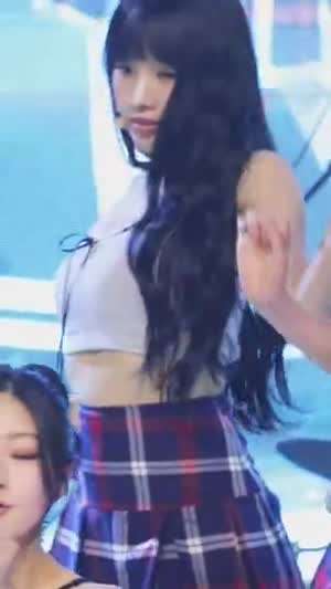 키스오브라이프 나띠 묵직한 가슴 슬로우로 출렁.mp4