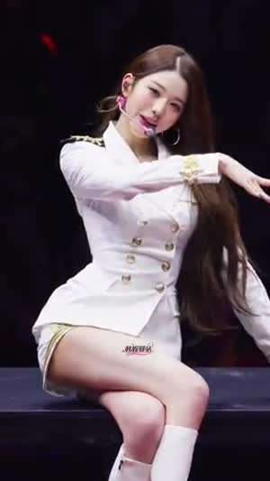 다리 꼰 제복 아이브 장원영 비주얼 ㄷㄷ