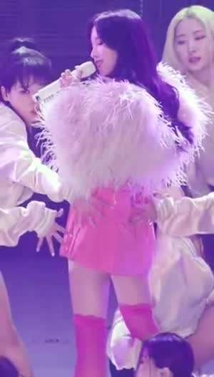 평소에는 얌전한 트와이스 미나가 보여주는 콘서트 트월킹