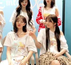 레이 볼 두번 만지다 결국 걸려버린 아이브 안유진.gif