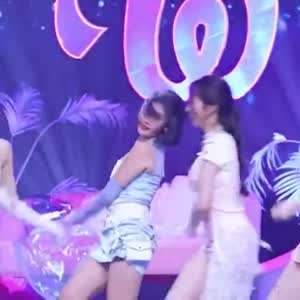 트와이스 - 지효의 힘찬 무대