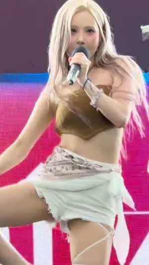 비비지 은하 다리 드는 안무 허벅지 한쪽 핫팬츠 틈...mp4