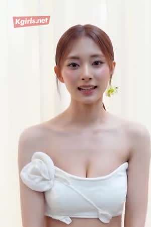 트와이스 쯔위 자켓 촬영 가슴골 노출 시스루 의상.mp4