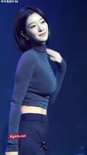 배우 서예지 팬미팅 시스루 패션 블랙브라 노출 가슴 볼륨감.mp4