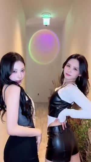 아이칠린 예주,  지윤