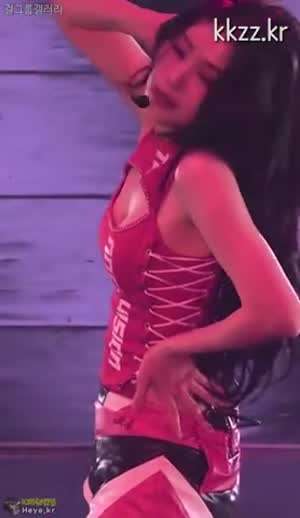 꽤 많이 뚫린 ITZY(있지) 류진