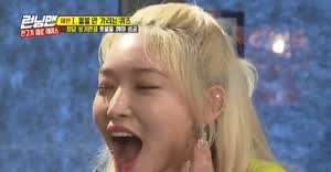 물 먹는 청하.gif