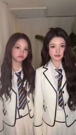 하츠투하츠 카르멘, 에이나