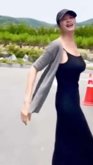 동탄룩 입은 김혜수 눈나