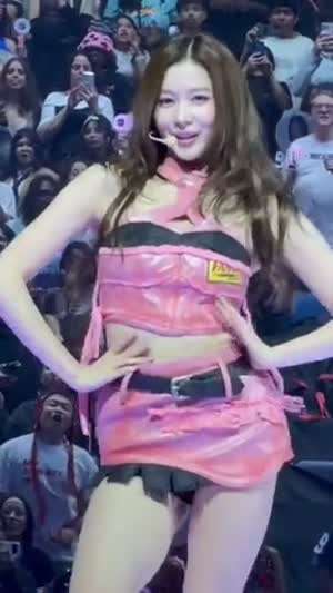 홀터넥 코르셋 의상 트와이스 핑크 사나 & 블루 미나