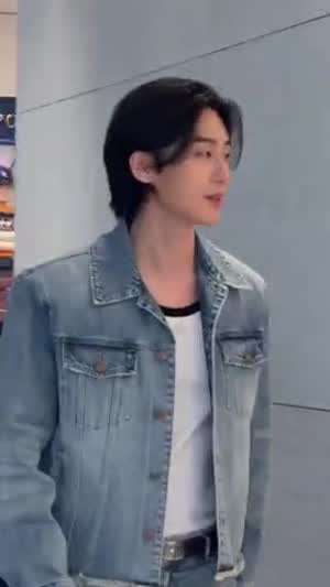 오늘자 노이스 더현대 서울 앰배서더 배우 박서준.MP4