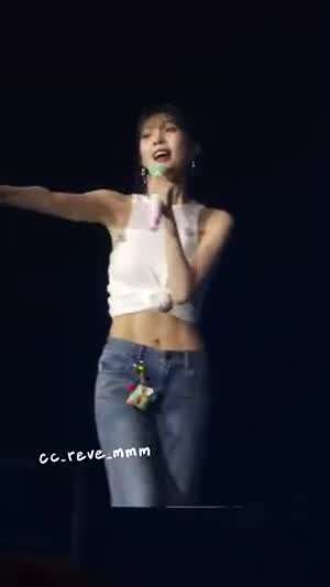 다이어트 빡세게 한 레드벨벳 조이...흰 나시 탄탄한 꿀복근 배꼽.mp4