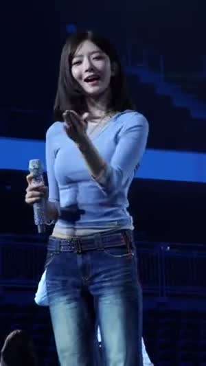 하늘색 후드티 아이브 레이 사운드체크