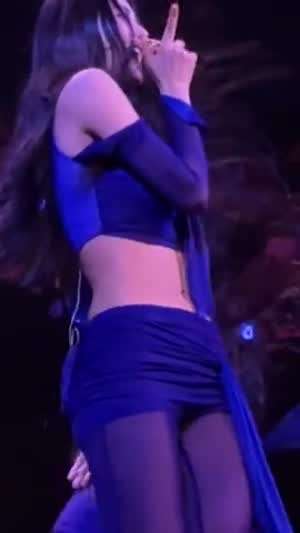 파란 시스루 바지 트와이스 쯔위 허리라인