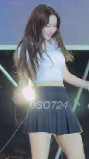 퉁퉁 튕기는 에스파 카리나