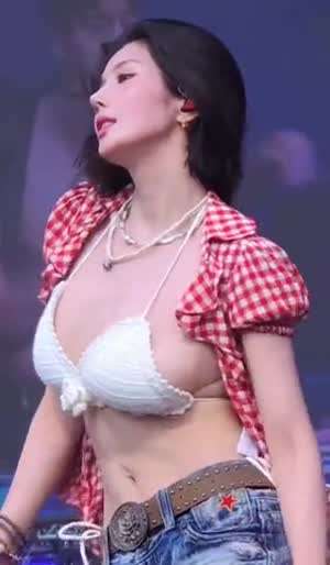 매일 봐도 안 질리는 권은비