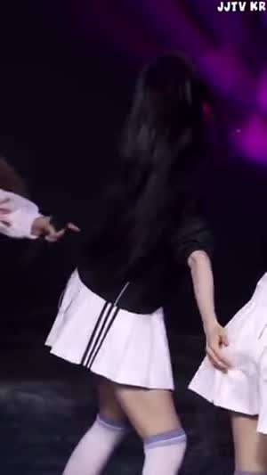 맴버 엉덩이 움켜쥐는 하츠투하츠 이안