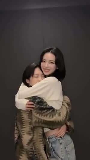 ITZY 류진,에스파 카리나