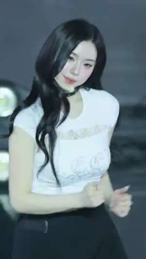 트리플에스 채연 타이트한 크롭티