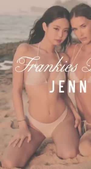 속옷 느낌나는 끈비키니 입고 슬렌더 몸매 자랑하는 블랙핑크 제니.mp4