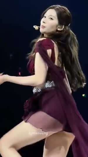 시스루 자주색 실크 원피스 트와이스 사나 뽀얀 허벅지