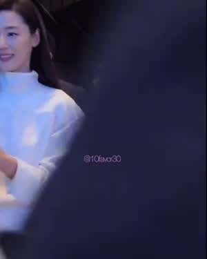 오늘자 배우 전지현 영화 군체 제작발표회.MP4