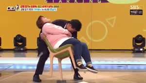 결국 버티지 못한 의자.mp4