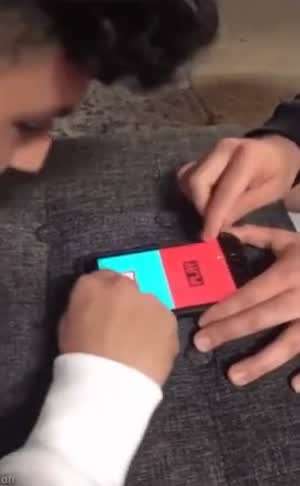 게임할때 현질하는 이유