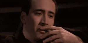 4시26분에 카페11am에서 빵 사간 커플