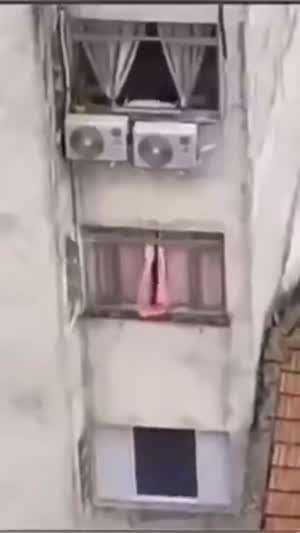 음란마귀 들린 커튼