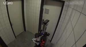 청소 아주머니를 대체할 수 있는 청소로봇이 판매 시작.gif