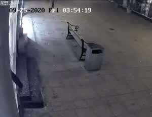 저녁에 남의 마누라 보쌈 해 가는 실제 영상.gif