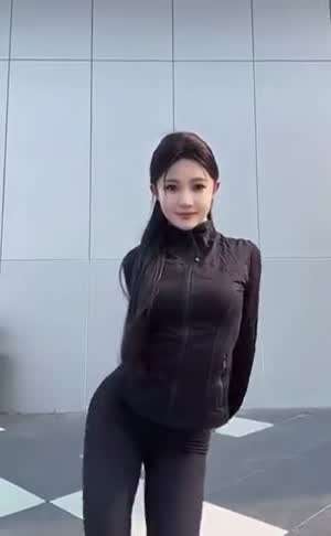 유연함의 끝판女