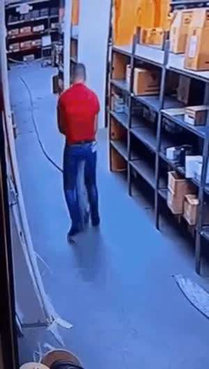 난 분명히 혼자 일하고 있었는데